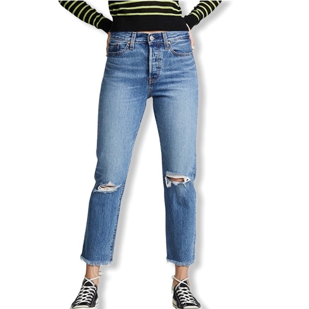 Levi’s Wedgie Straight‎ Distressed Jeans